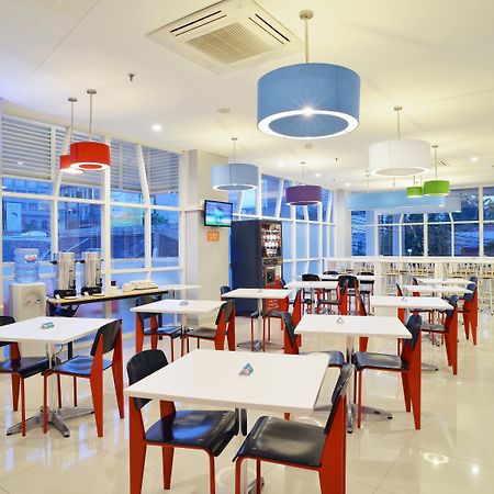 Pop! Hotel Kemang Джакарта Екстер'єр фото